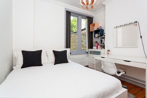 4 bedrooms, WiFi, bed sheets