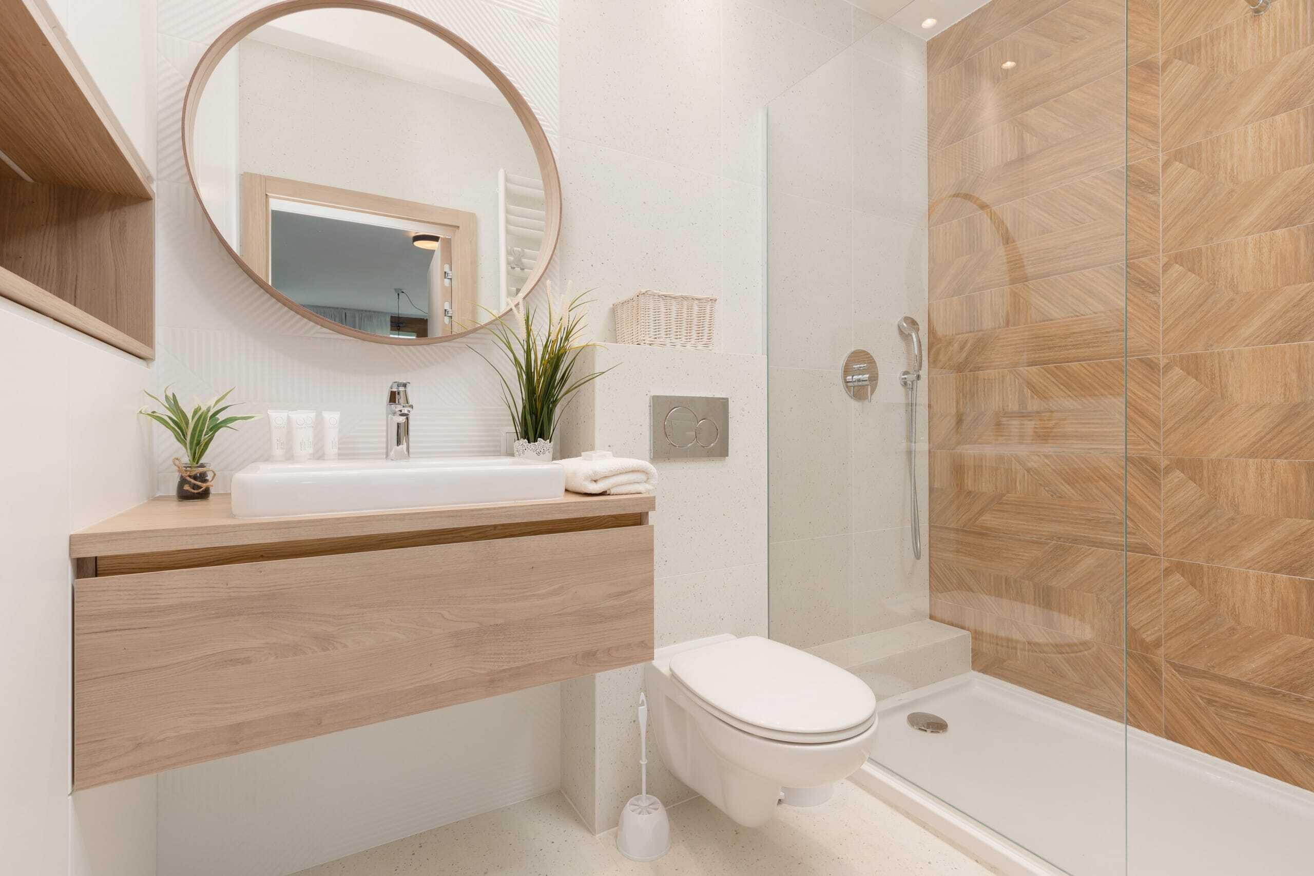 Shower, hair dryer, towels, shampoo