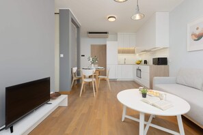 TV, offices - Functional Studio in Wola | Balcony | Air Conditioning (Warszawa)