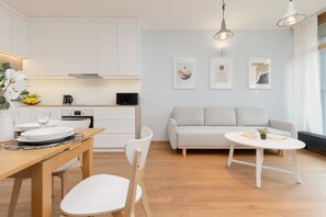 TV, offices - Functional Studio in Wola | Balcony | Air Conditioning (Warszawa)