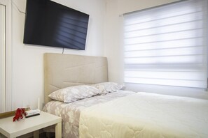 Iron/ironing board, free WiFi, bed sheets