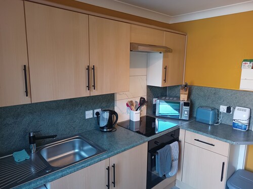 Apartment - Sleeps 5, Free Parking & Sun Terrace