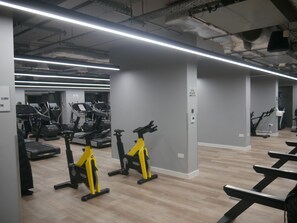 Apartamento, 1 cama Queen | Sala de fitness