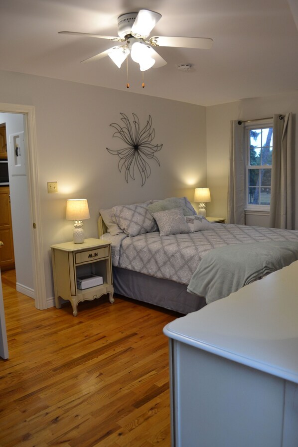 1 chambre, fer et planche à repasser, Wi-Fi gratuit, draps fournis