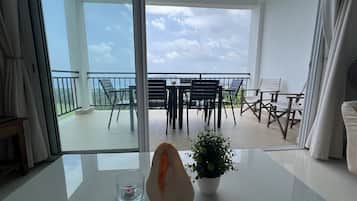 Familienapartment, 2Â Schlafzimmer, Meerblick | Terrasse/Patio