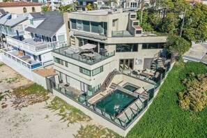 Exterior - Bayfront Paradise w/ Gorgeous Pool and Spa! (San Diego)