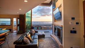 Unclassified image, 3 of 51, button - Verona Oceanfront Luxury Villa w/ Spa, Multiple Private Patios, AC, Grill & Garage! (San Diego)