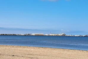 ชายหาด