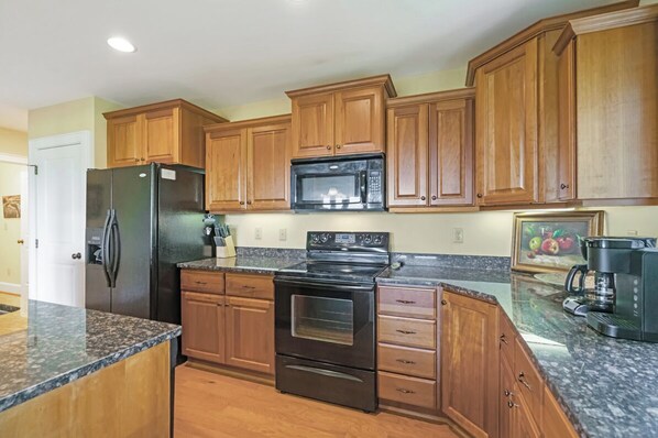 غسالة أطباق، ماكينة لصنع القهوة/الشاي، مستلزمات طهي/أطباق/أوعية