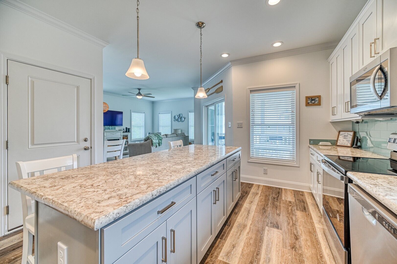 Fridge, microwave, dishwasher, coffee/tea maker