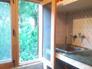 ビデ、タオル、石鹸、シャンプー