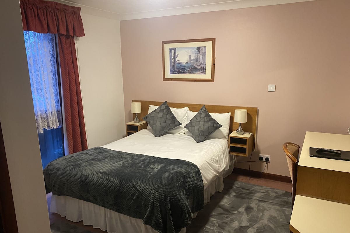 Memory foam beds, iron/ironing board, free WiFi, bed sheets