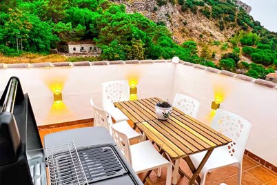 Grazalema - Casita La Calma Fabulous views (Air-C, Wi-Fi, Parking)