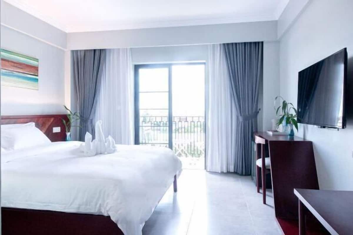 1 quarto, cofres nos quartos, cortinas blackout, quartos à prova de som