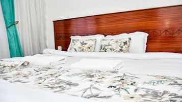 Apartment, 1 Bedroom | 1 bedroom, desk, laptop workspace, free WiFi