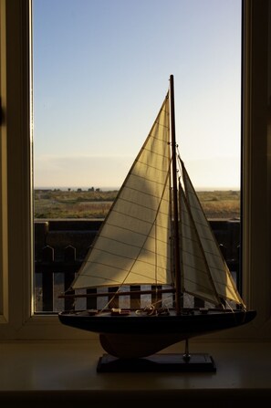 Interior - Beach side luxury ground floor apartment with private garden and parking  (Kessingland)