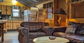 TV, peis og kontorer