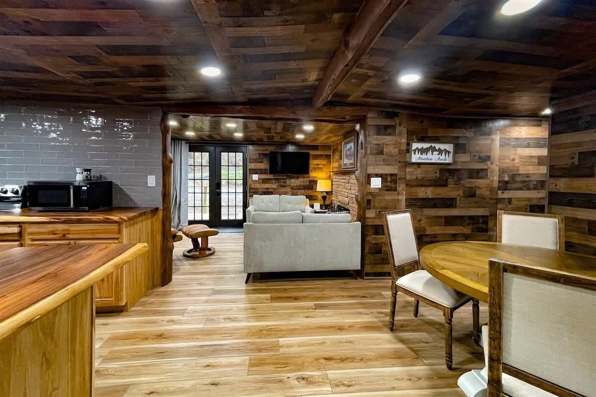 TV, fireplace, offices