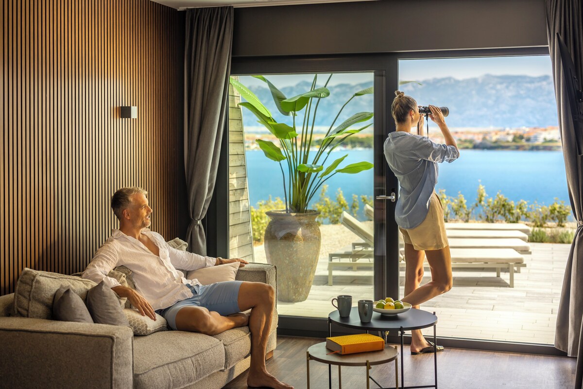 Living area | Flat-screen TV