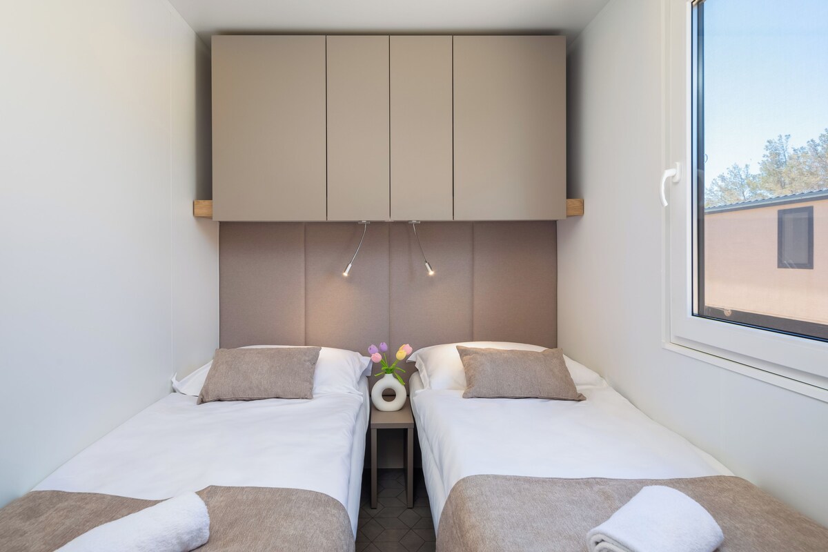 In-room safe, desk, free WiFi, bed sheets