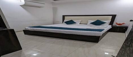 Deluxe Room | 1 bedroom, free WiFi