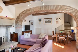 Fireplace - Country House / Farm House in Vogognano with 3 bedrooms sleeps 7 (Vogognano)