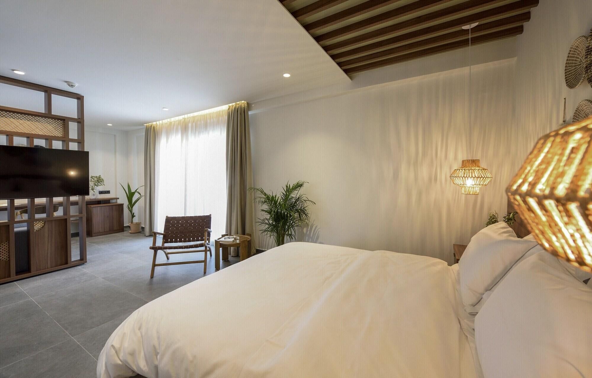 1 habitación, ropa de cama hipoalergénica y minibar 