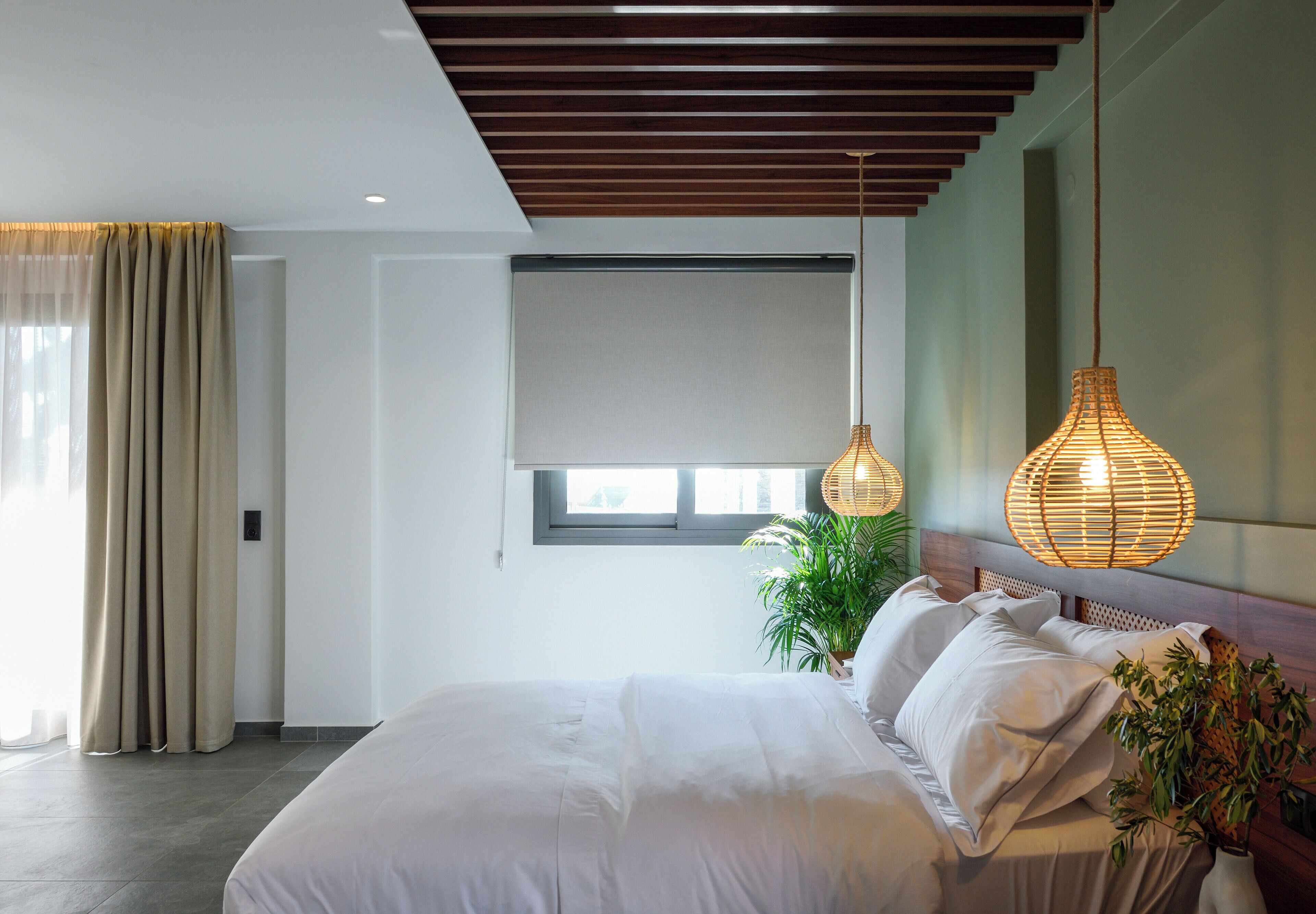 Deluxe-sviitti, merinäköala | 1 makuuhuone, allergiatestatut vuodevaatteet, minibaari