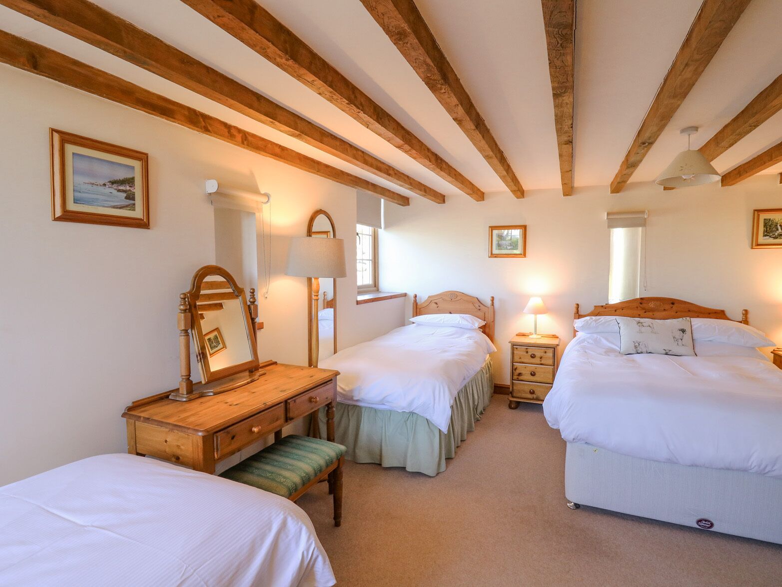 2 bedrooms, individually decorated, individually furnished, free WiFi