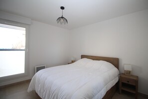 Unclassified image, 4 of 13, button - 2 bedrooms appartement for 6 per. SEA VIEW (Canet-en-Roussillon)