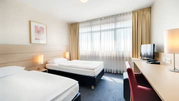 Standard Double or Twin Room | Hypo-allergenic bedding, in-room safe, desk, blackout drapes