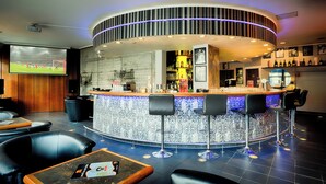 Bar (trong khuôn viên)
