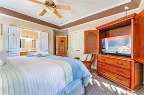 5 Schlafzimmer, Schreibtisch, Bügeleisen/Bügelbrett, Internetzugang
