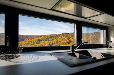 Valley View and pool Breaza