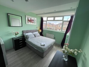 1 bedroom, desk, iron/ironing board, WiFi