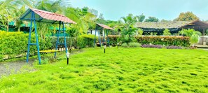 Garden view - The Vintage Farm (Trimbak)