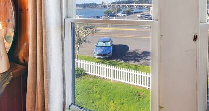 Maple Street Beach House - Bay View