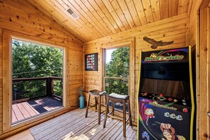 Game room - Panoramic Mtn View! 6BR Cabin, Fire Pit, Sleeps 17 (Sevierville)