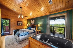 6 slaapkamers, een bureau, een strijkplank/strijkijzer, reisbedje