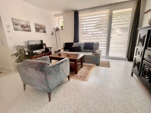 Televisie, boeken en een stereo