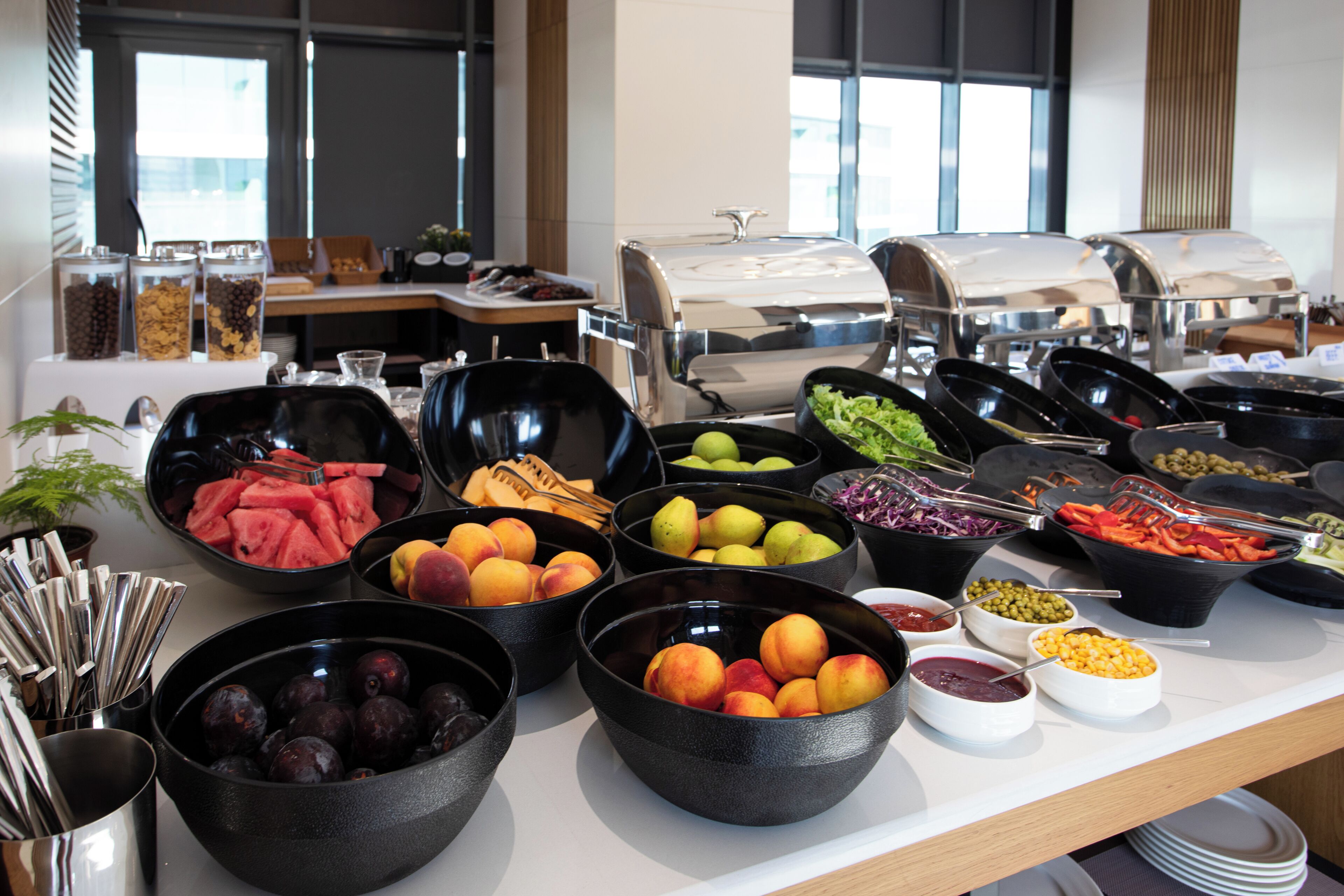Café da manhã com buffet todos os dias mediante uma taxa