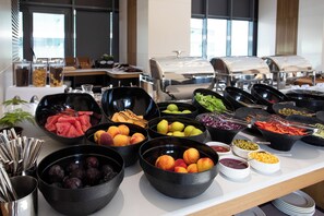 Daily buffet breakfast for a fee