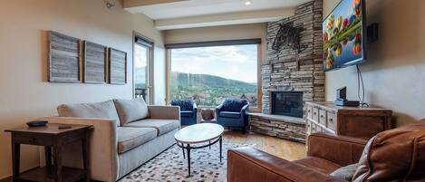 Fladskærms-tv, pejs