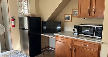 Stay In Ohiopyle by the trail with a jetted tub