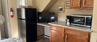 Stay In Ohiopyle by the trail with a jetted tub