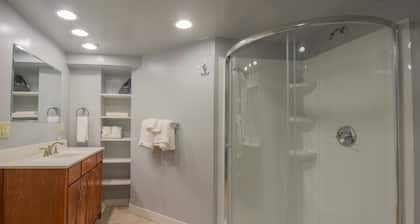 Stay In Ohiopyle by the trail with a jetted tub