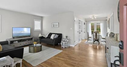 Charming quiet Point Ruston Northend Bungalow A/C & fenced yard