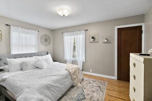 2 bedrooms, iron/ironing board, WiFi, bed sheets