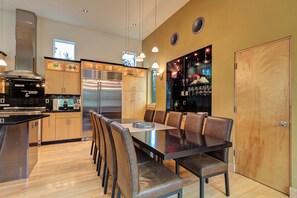 Dining - Modern 3Br + Den Home in Breck!- Moonstone Modern (Breckenridge)