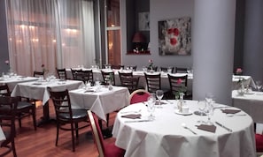 Restaurant - logis hotel l'Amandois (Saint-Amand-Montrond)